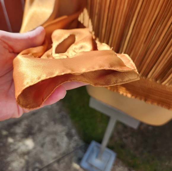 Gold satiny blouse - Picture 5 of 9